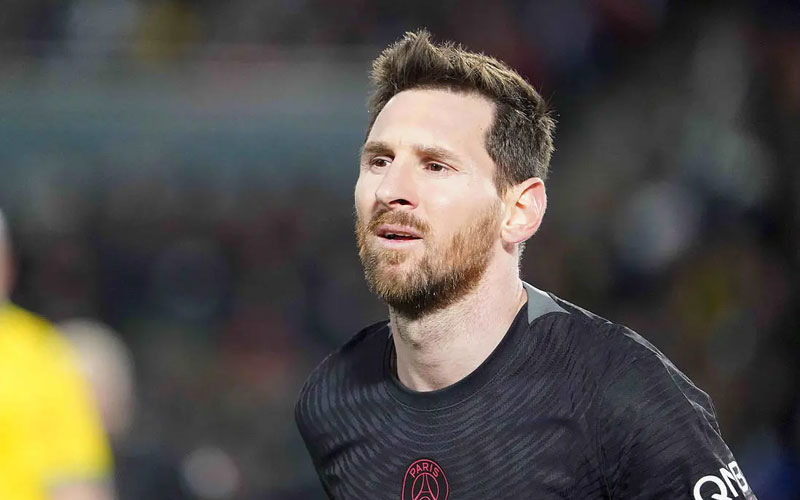 berita bola messi pulang