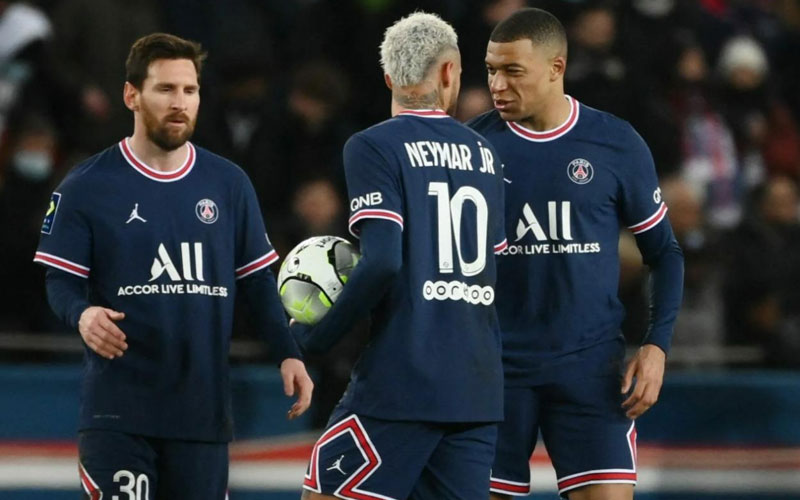 berita bola psg terpecah