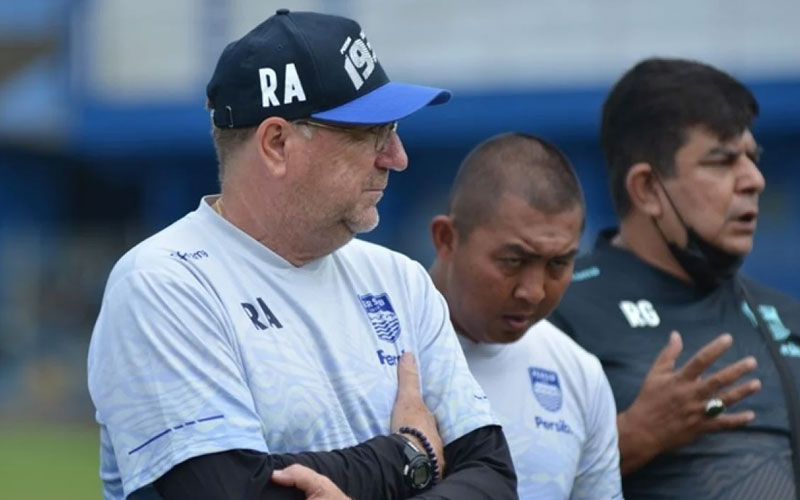 berita bola kutukan persib - Ekings