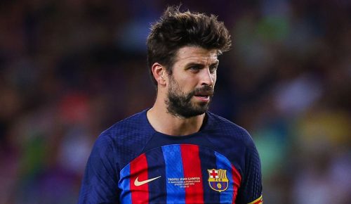 berita bola pique protes - Ekings