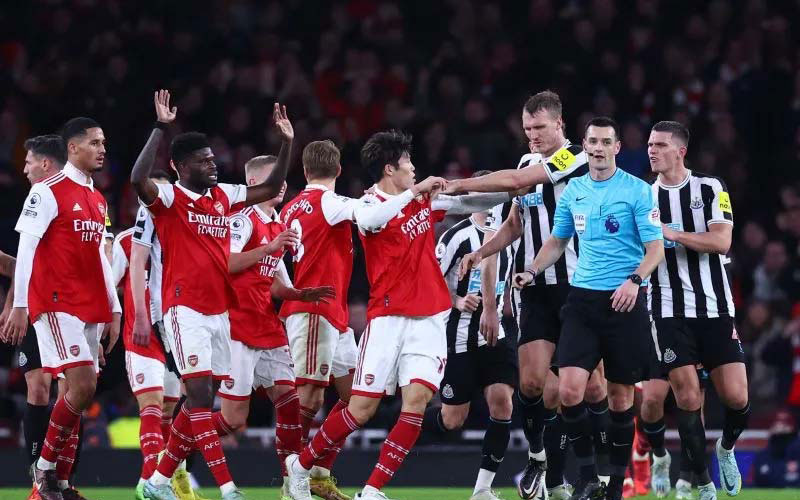 berita bola arsenal newcastle - Ekings