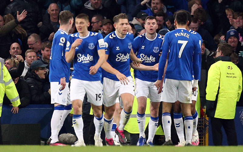 berita bola kekalahan everton - Ekings