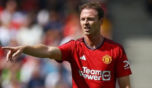 berita bola jonny evans - Ekings