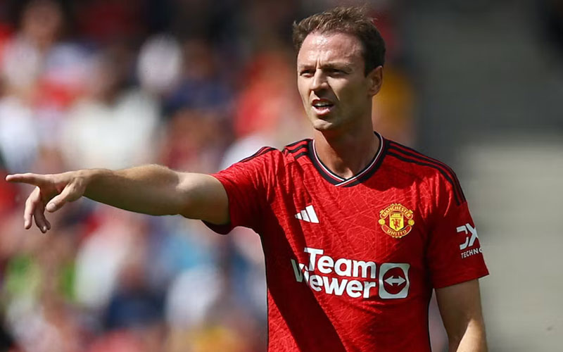 berita bola jonny evans - Ekings