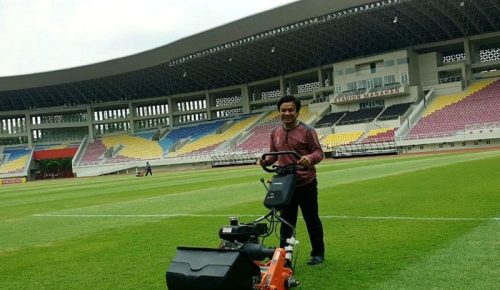 rumput di manahan piala dunia u17 - Ekings