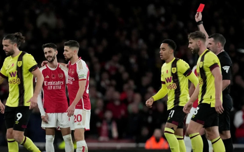 berita bola arsenal burnley - Ekings